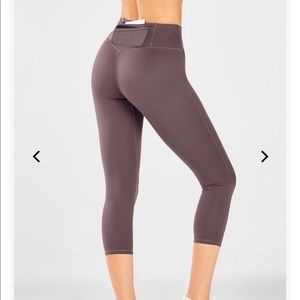 Fabletics Trinity High-Waisted Capri in Shadow